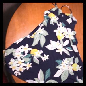 I’m selling a cute summer dress